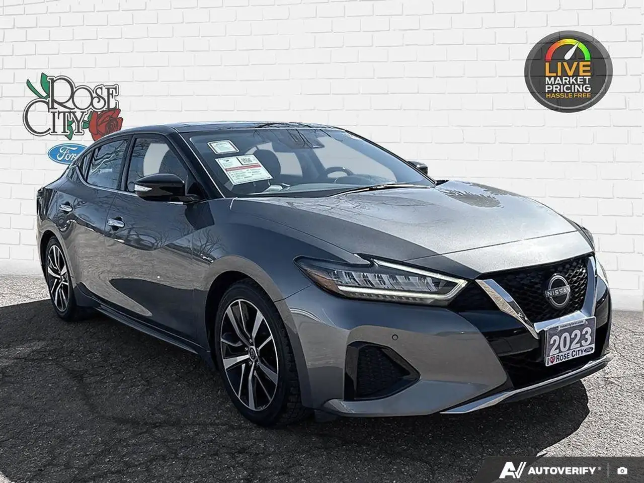 Nissan Maxima снимка Nissan Maxima