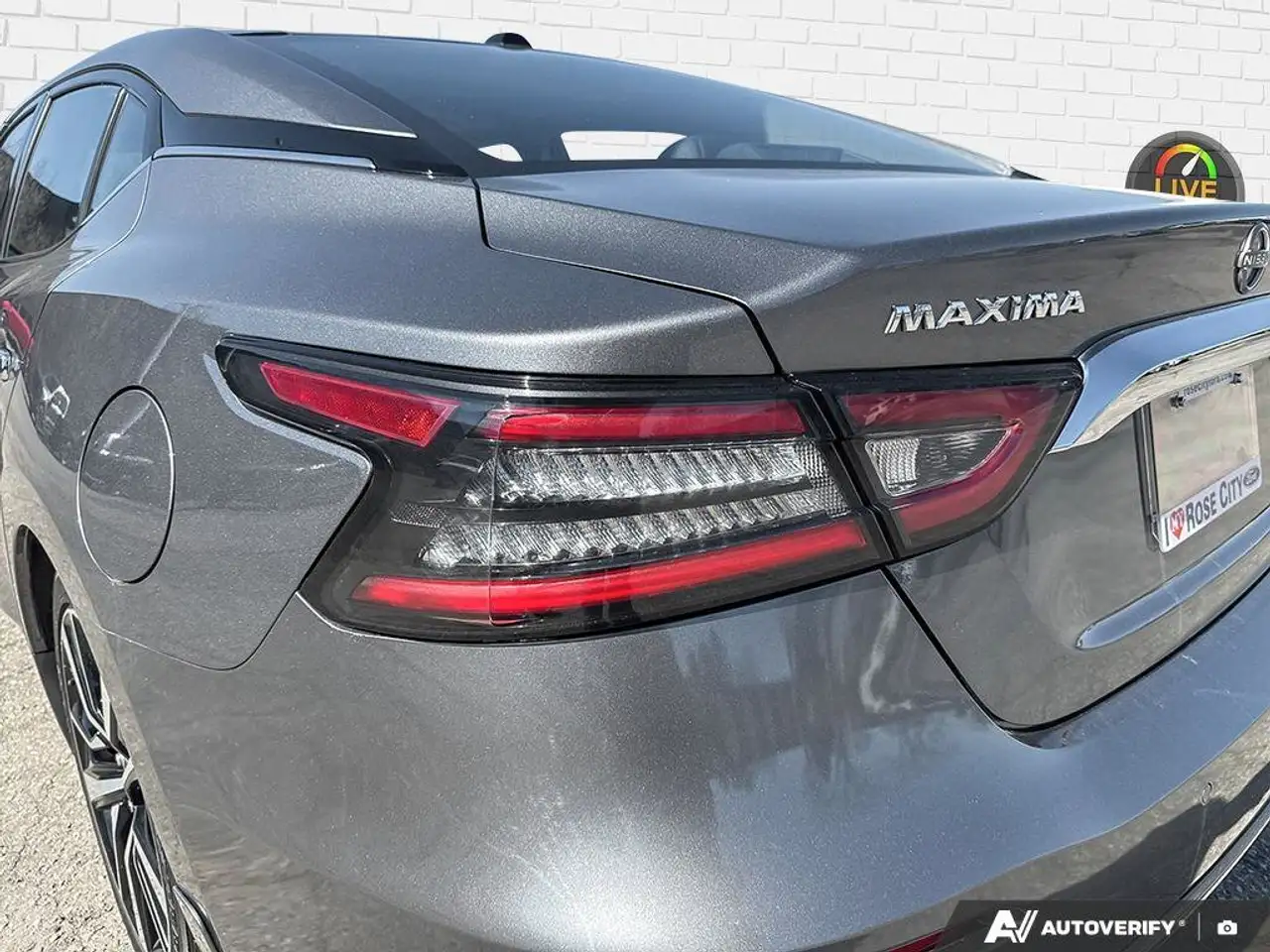 Nissan Maxima снимка Nissan Maxima
