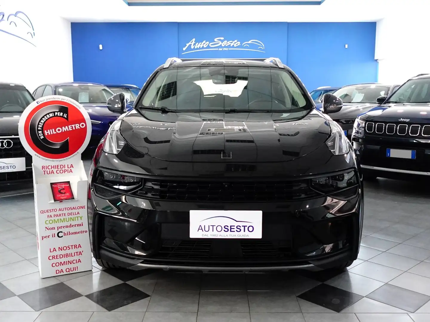 Lynk & Co 01 1.5 BZ 261 CV PHEV 01 Noir - 1