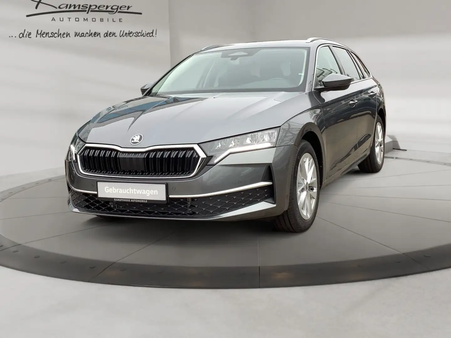 Skoda Octavia Combi 1.5 TSI DSG Selection AHK Navi Kam Grau - 2