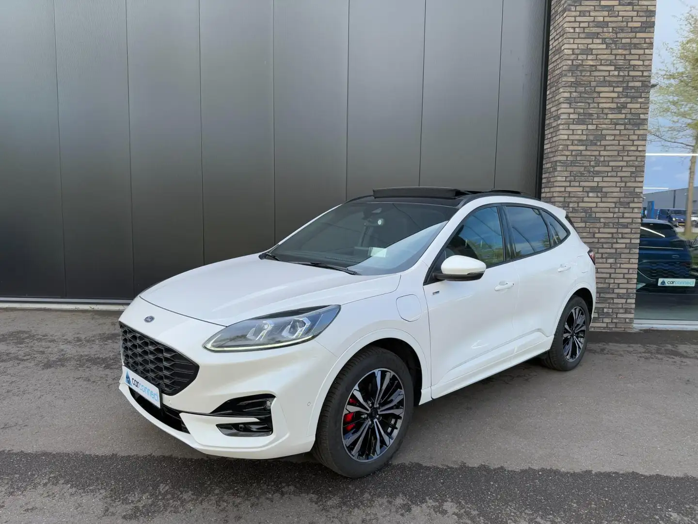 Ford Kuga 2.5 PHEV 225pk ST-Line X Panorama, AGR, Camera's, Blanc - 1