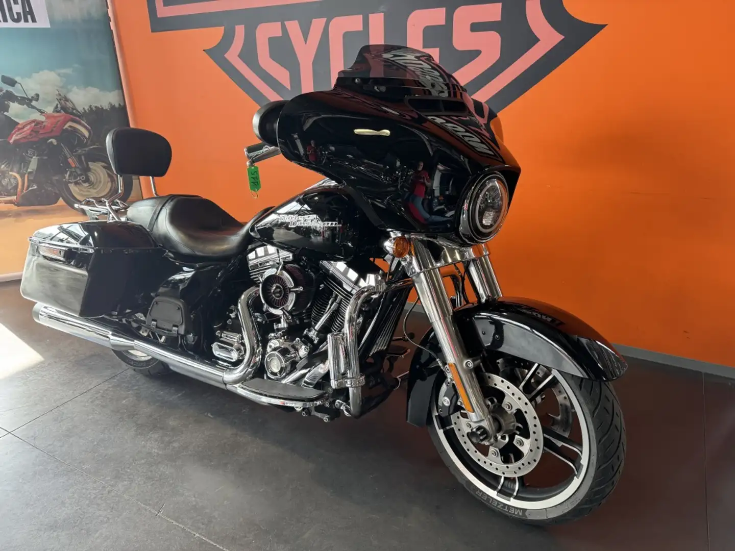 Harley-Davidson Tour Glide Street Negro - 2