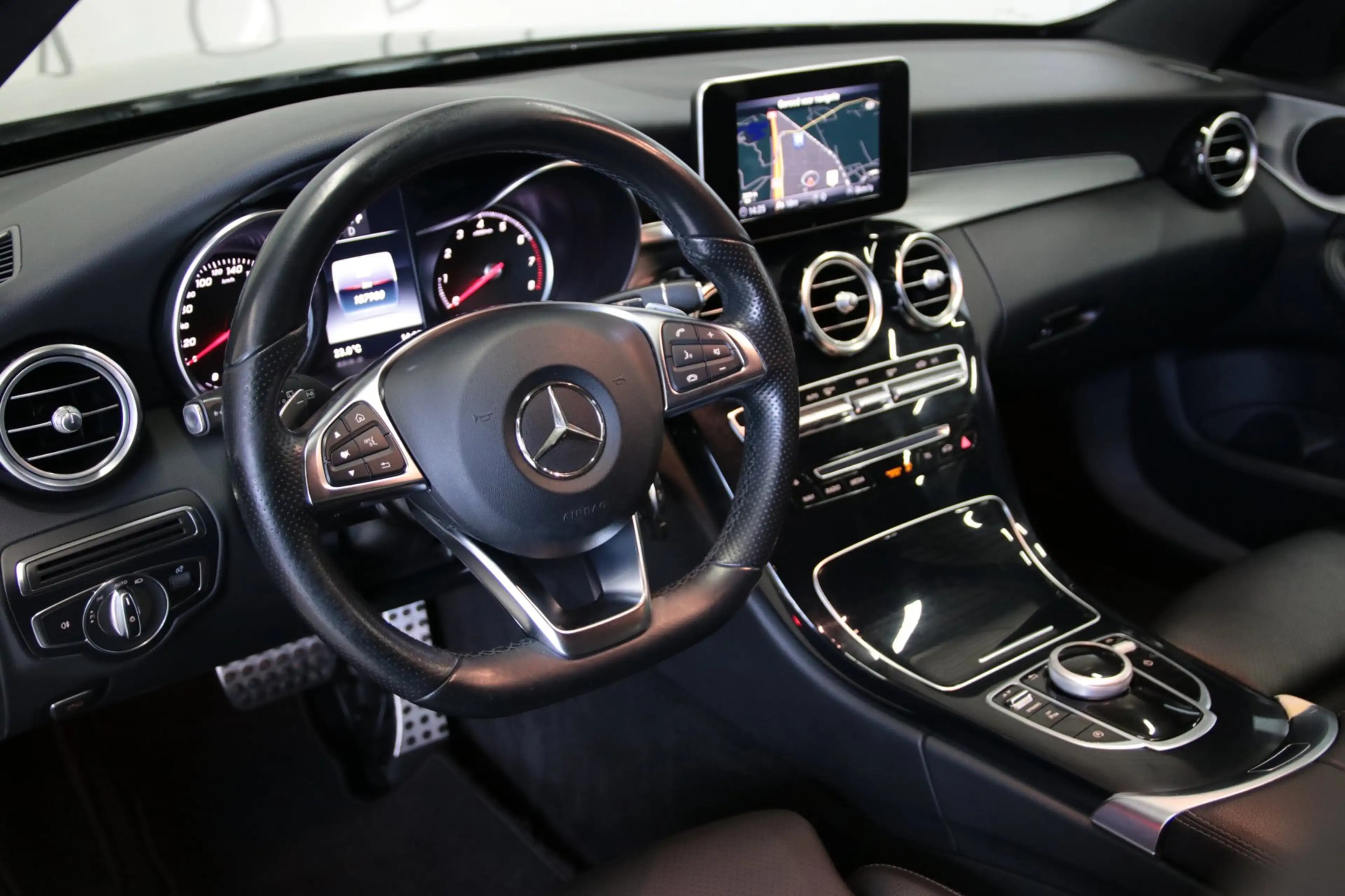 Mercedes-Benz C 180 Estate AMG-Line/ Origineel NL/ NAP/ Achteruitrijca — photo 25