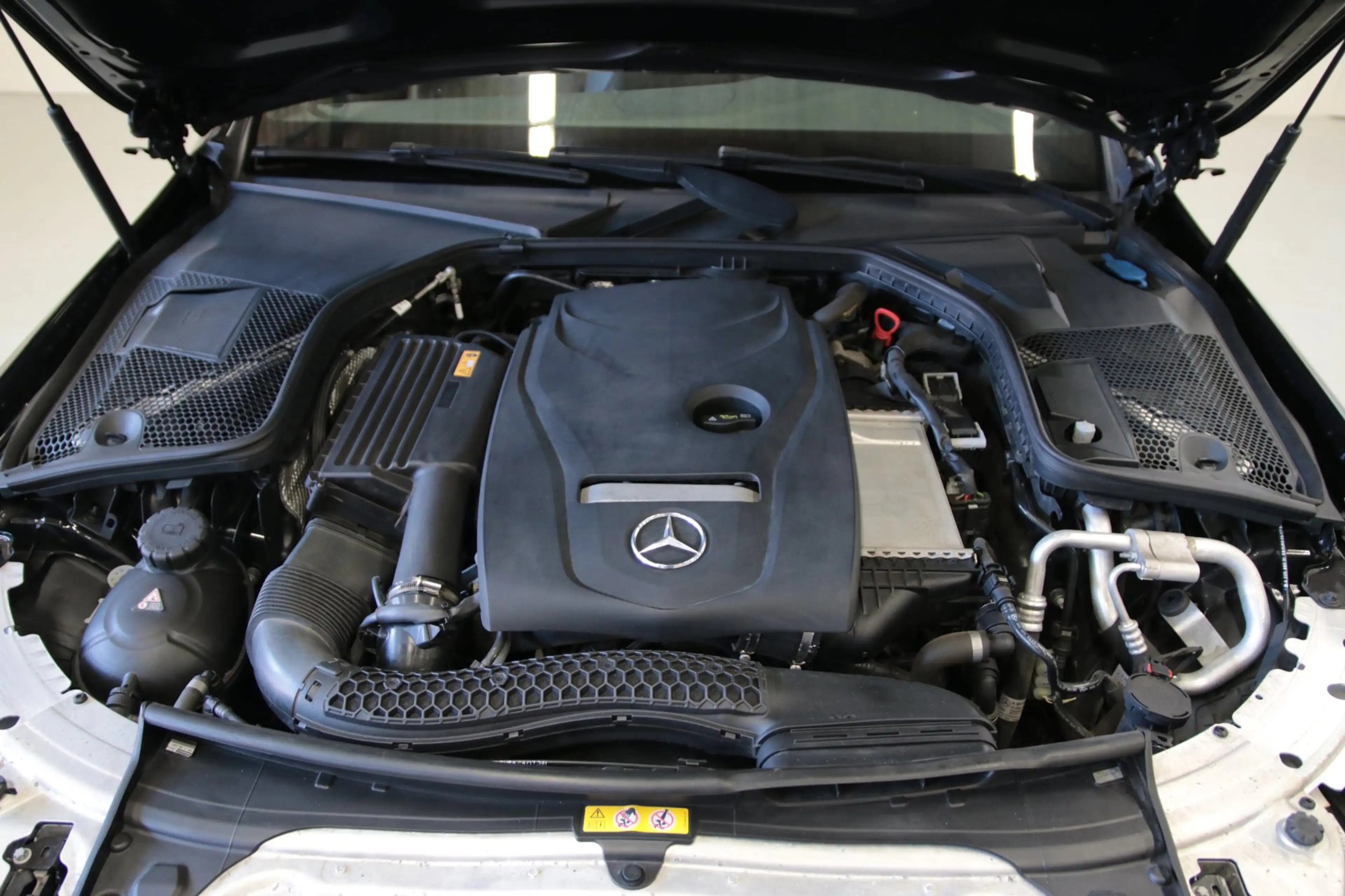 Mercedes-Benz C 180 Estate AMG-Line/ Origineel NL/ NAP/ Achteruitrijca — photo 12