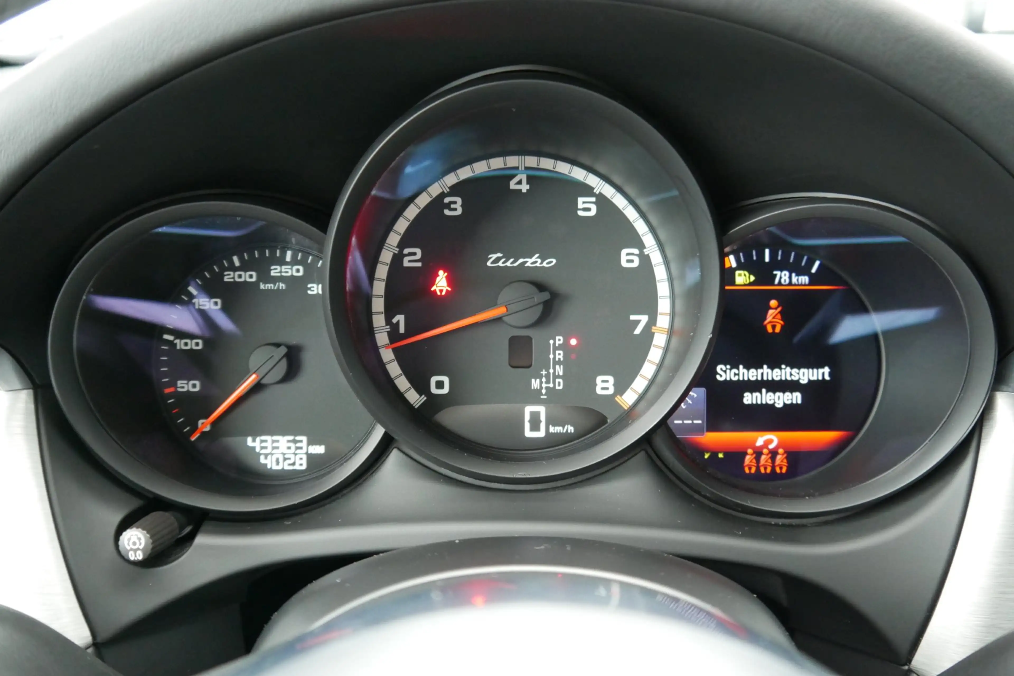 Porsche Macan Turbo II *Luftfederung/ACC/Sitzlüftung/BOSE/Memorysitz/Navi* — photo 13