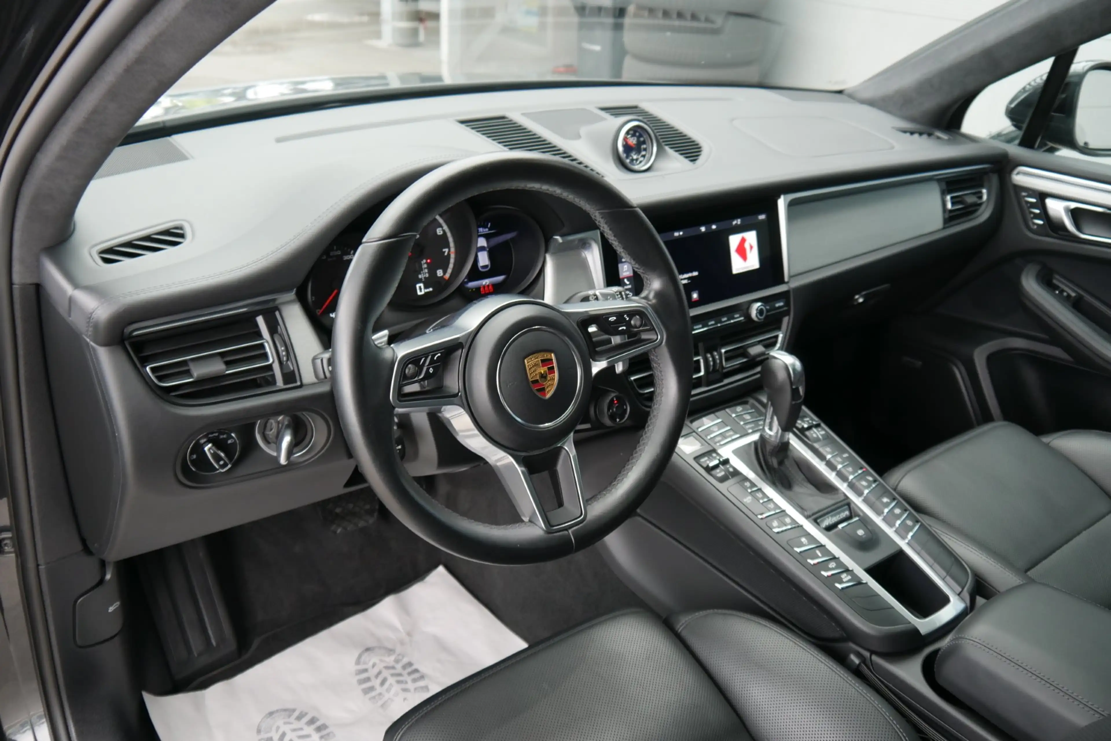 Porsche Macan Turbo II *Luftfederung/ACC/Sitzlüftung/BOSE/Memorysitz/Navi* — photo 9