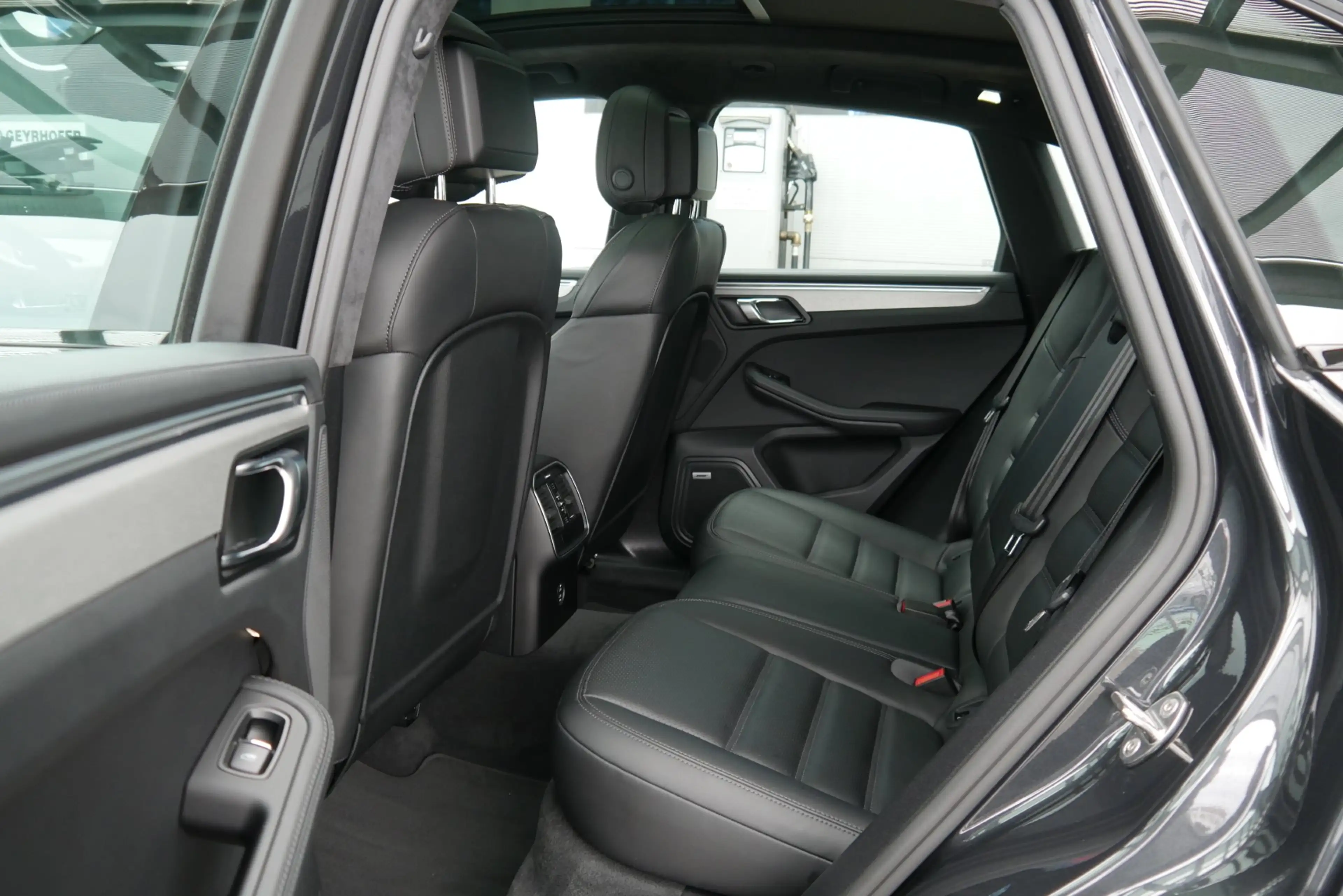 Porsche Macan Turbo II *Luftfederung/ACC/Sitzlüftung/BOSE/Memorysitz/Navi* — photo 5