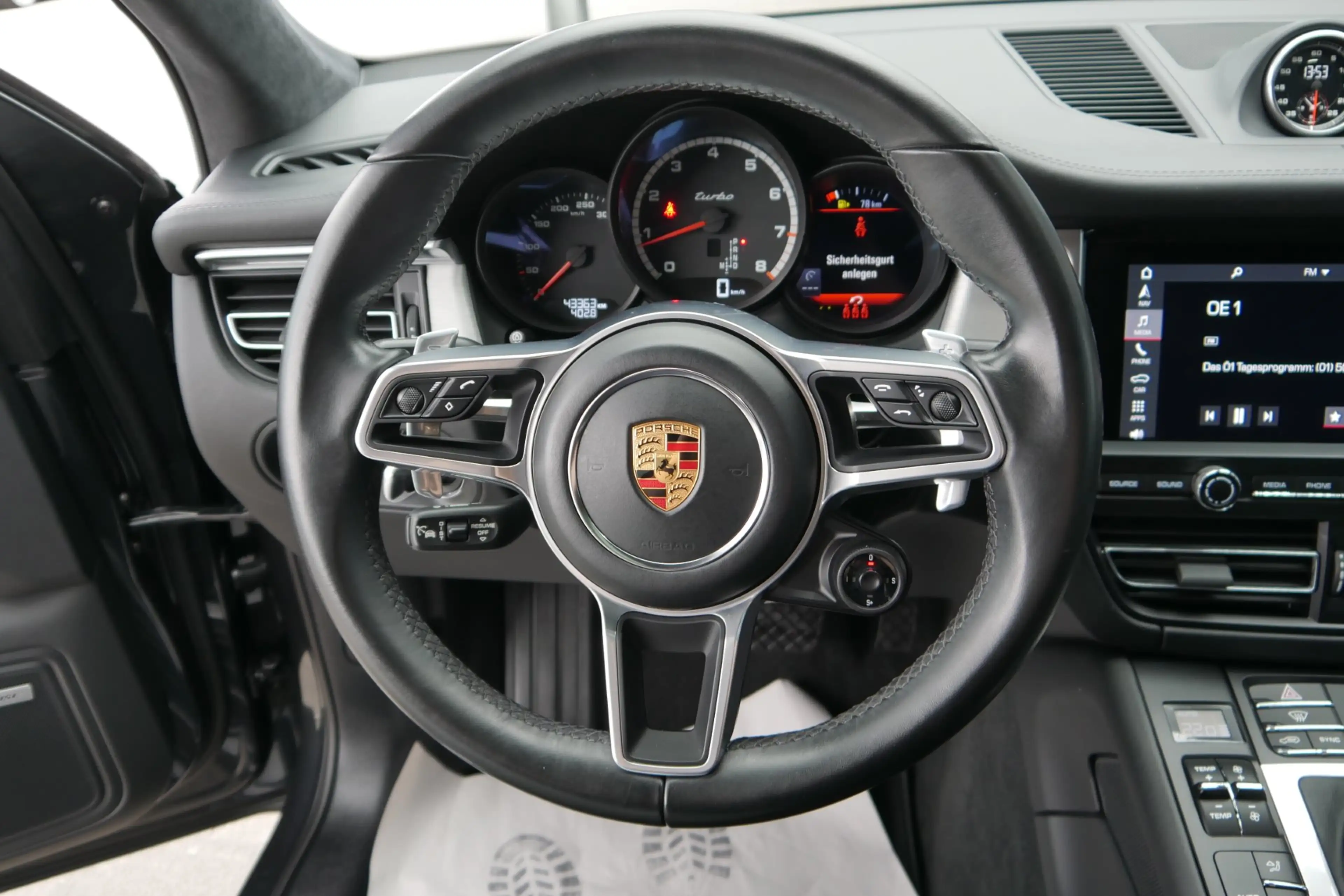 Porsche Macan Turbo II *Luftfederung/ACC/Sitzlüftung/BOSE/Memorysitz/Navi* — photo 14