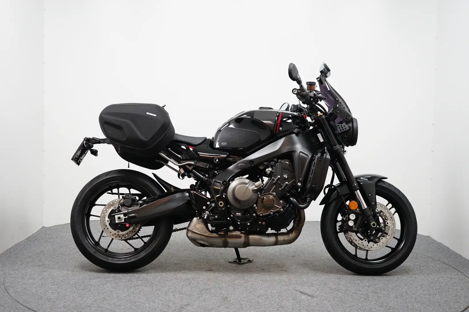 Yamaha XSR 900 Noir - 1