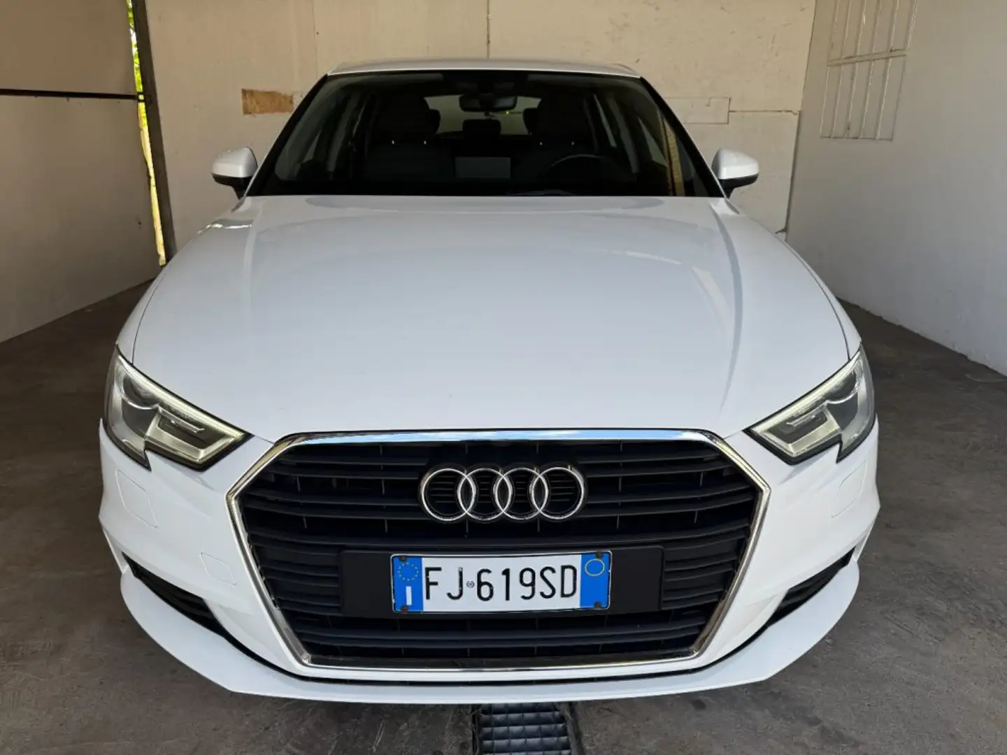 Audi A3 SPB 1.0 TFSI Business Blanc - 2