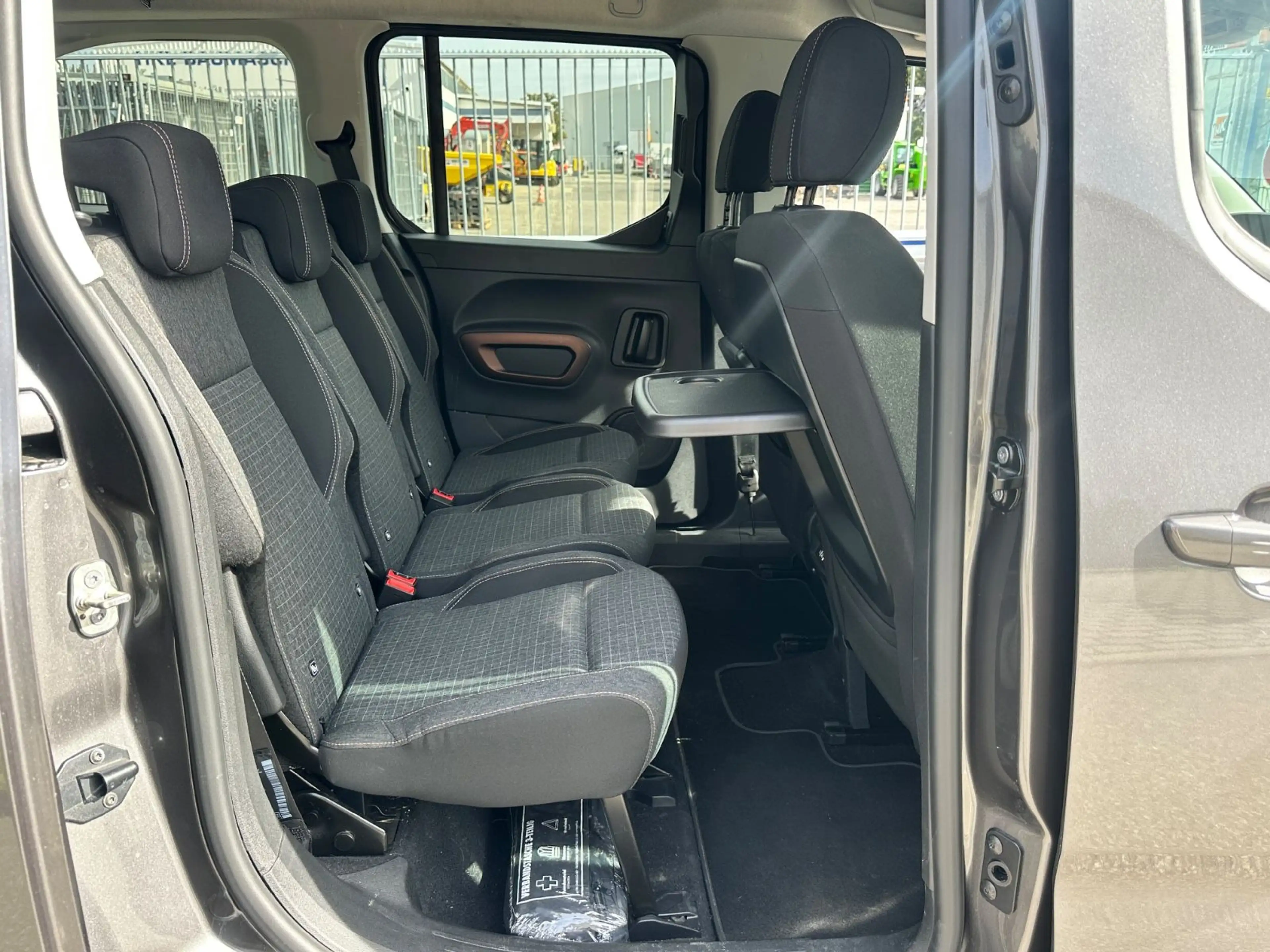 Peugeot Rifter Allure L2 GT Line Aut. *AHK*LED*1.Hand* — photo 8