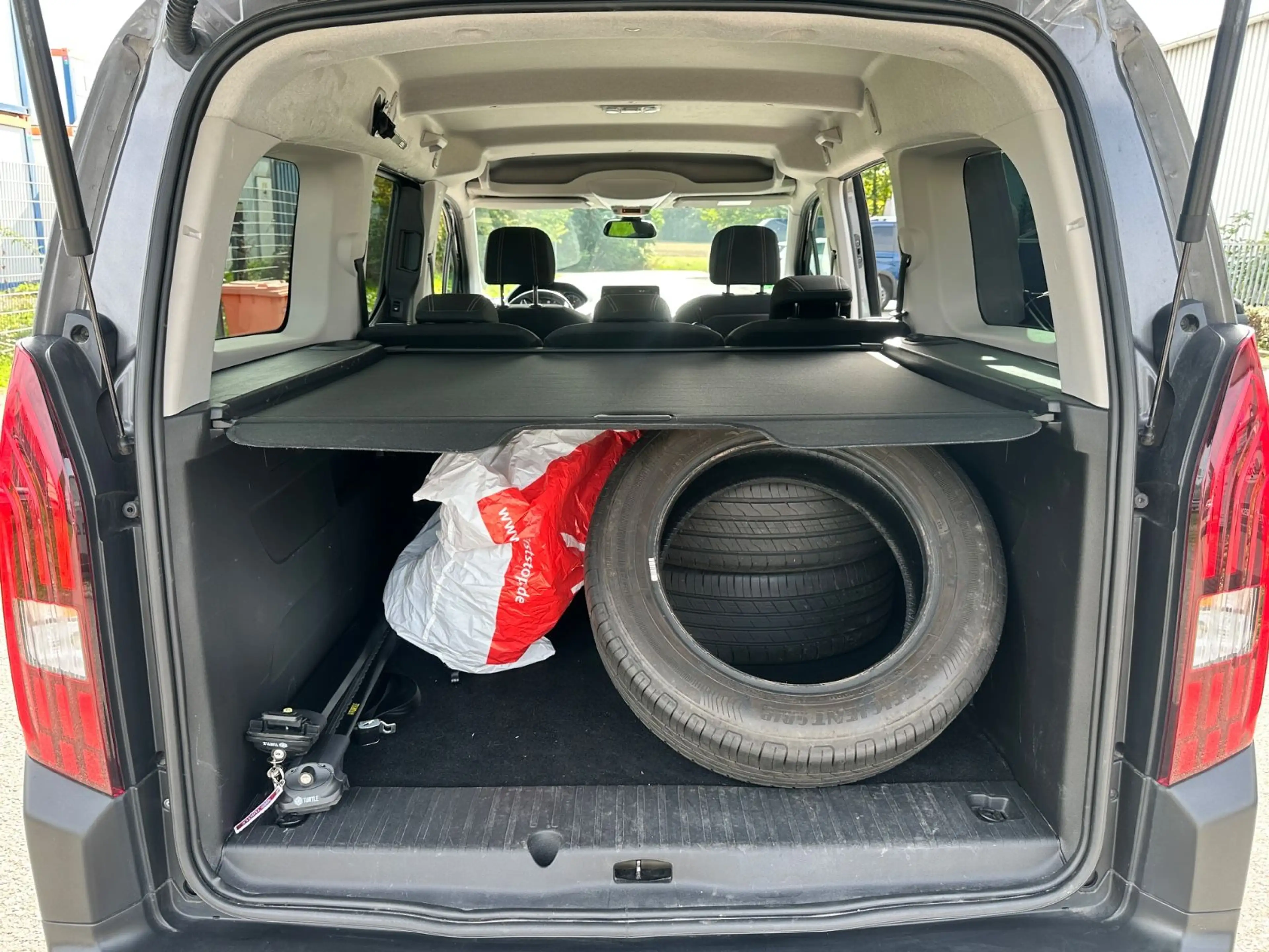 Peugeot Rifter Allure L2 GT Line Aut. *AHK*LED*1.Hand* — photo 11