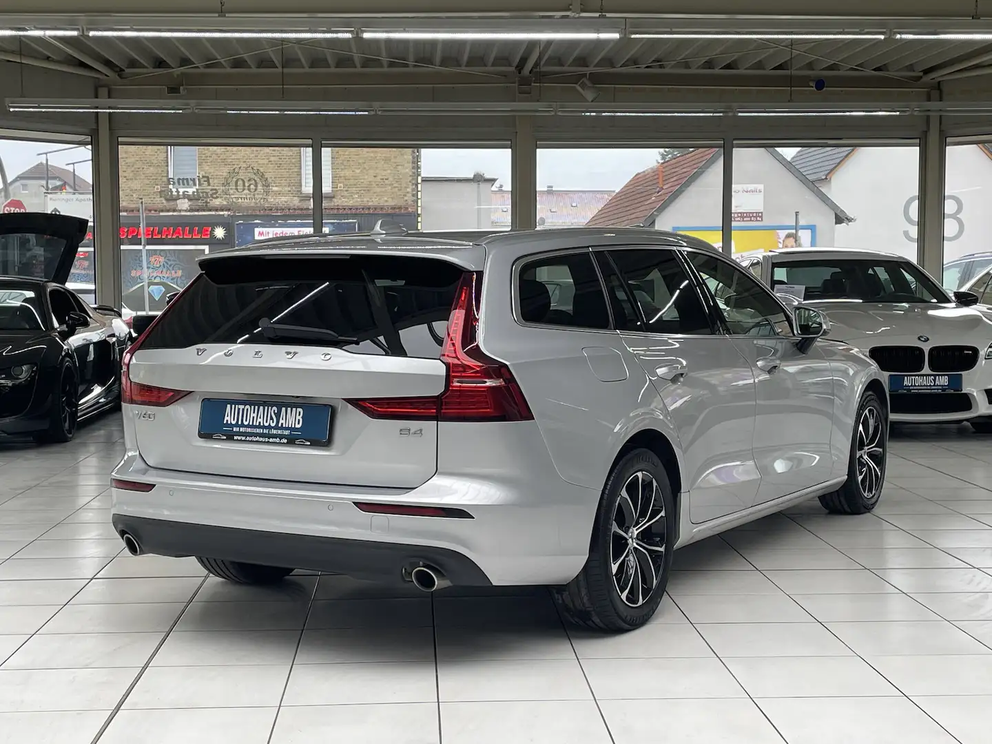 Volvo V60 2.0 Hybrid Momentum Pro Virtual Kamera LED Argent - 2