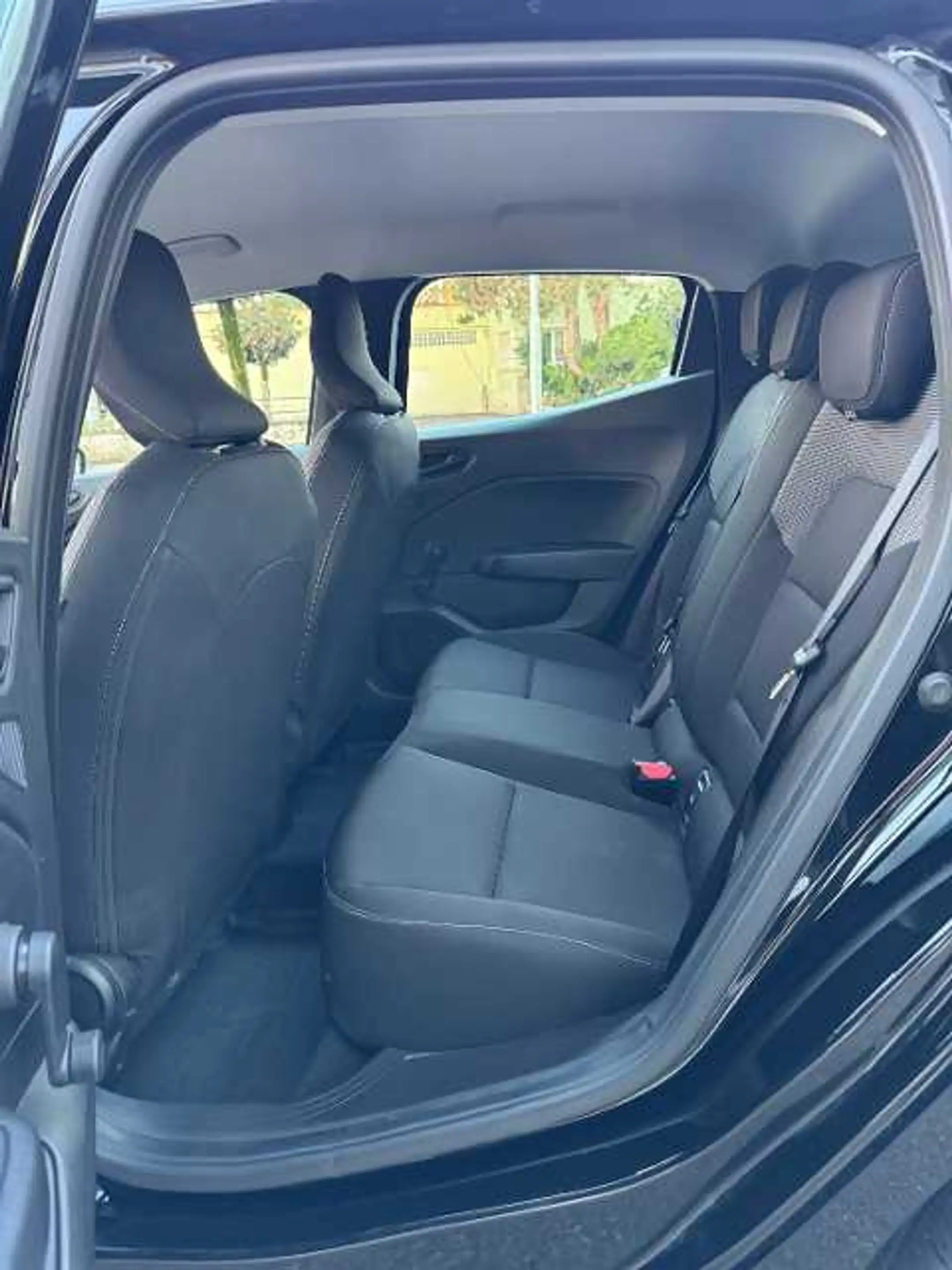 Mitsubishi Colt BASIS 1.0 Benziner 5-Gang — photo 6