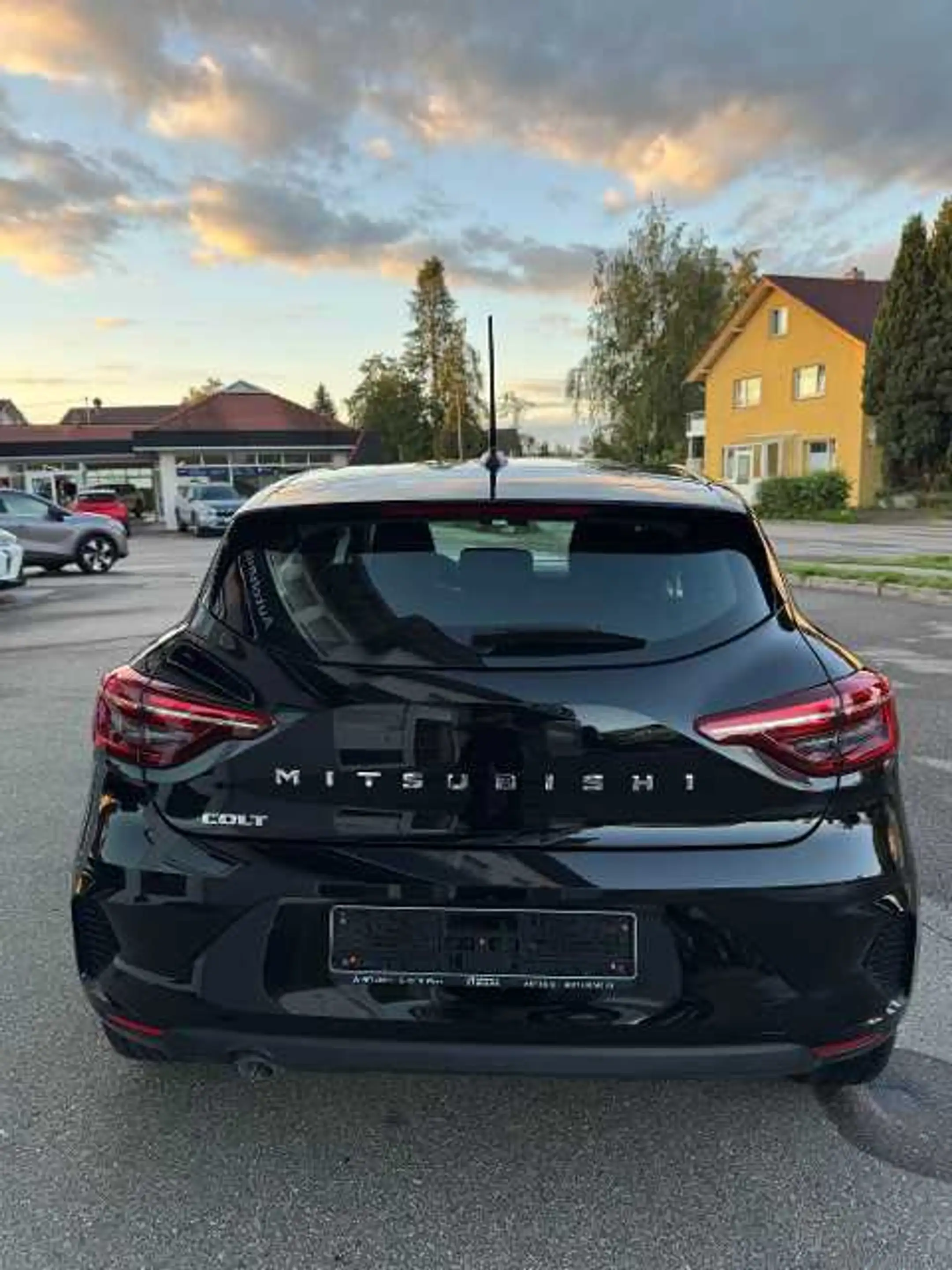 Mitsubishi Colt BASIS 1.0 Benziner 5-Gang — photo 3