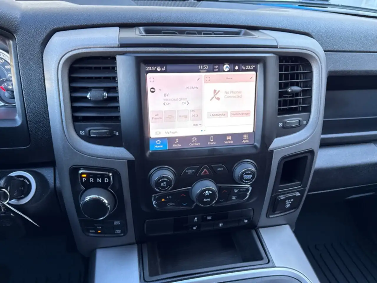 RAM 1500 снимка RAM 1500