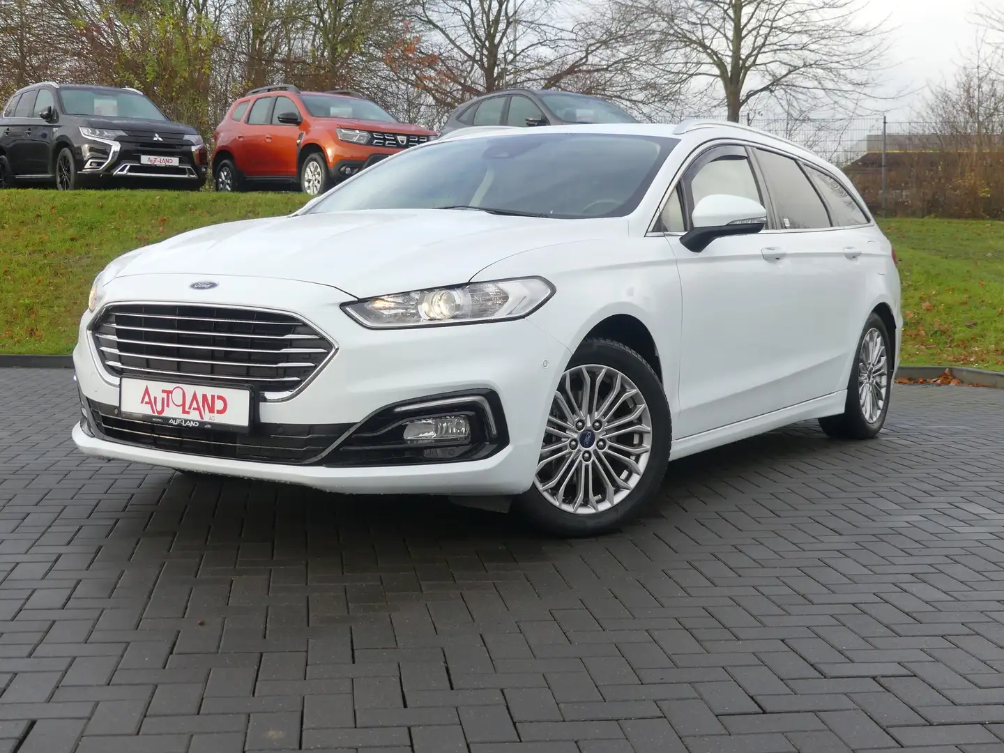Ford Mondeo Hybrid Titanium Aut. Sitzheizung Navi PDC Weiß - 2
