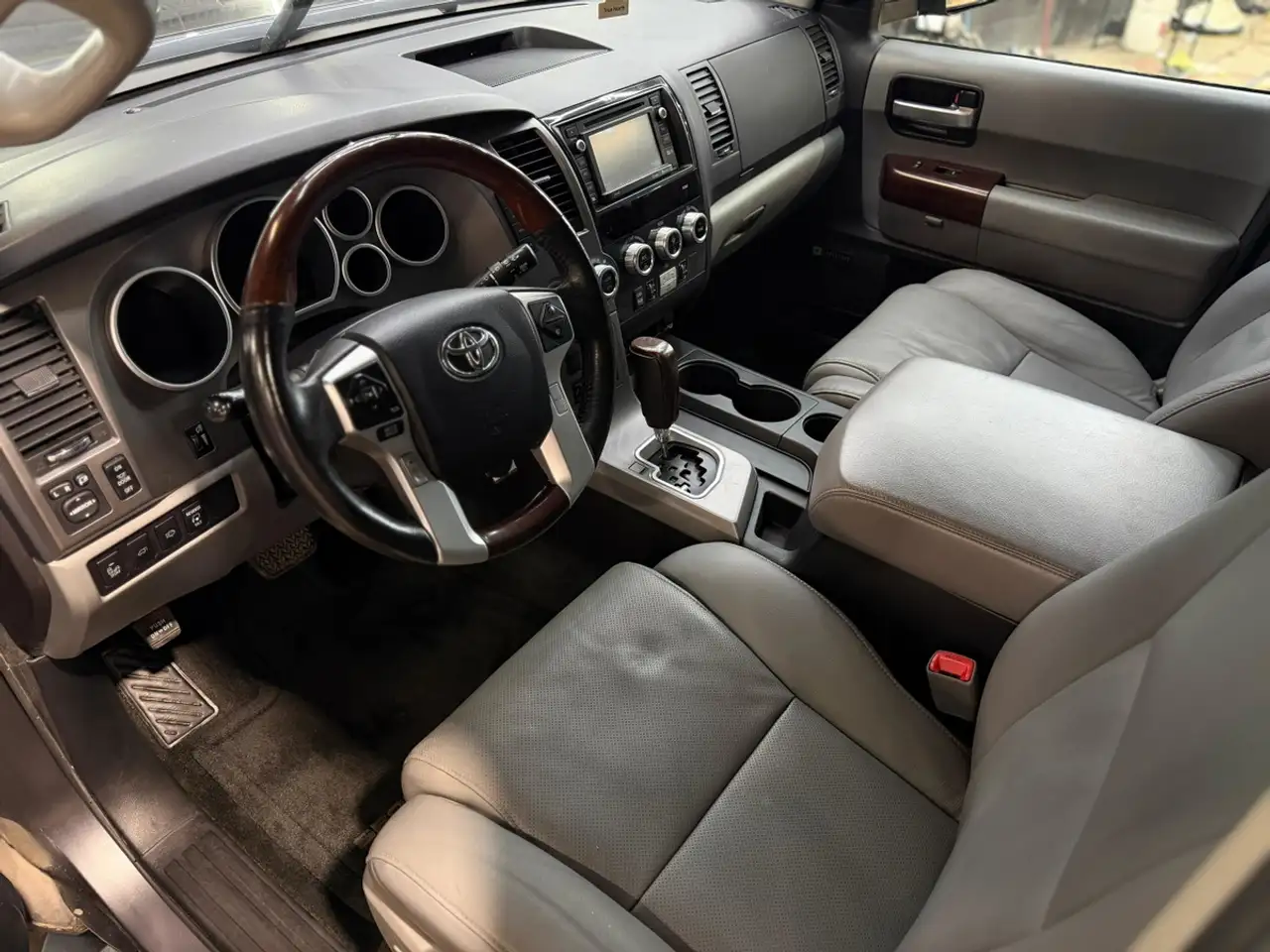Toyota Sequoia fotografie Toyota Sequoia