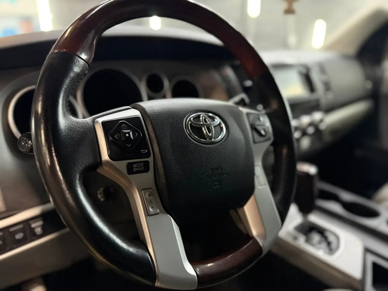 Toyota Sequoia fotografie Toyota Sequoia