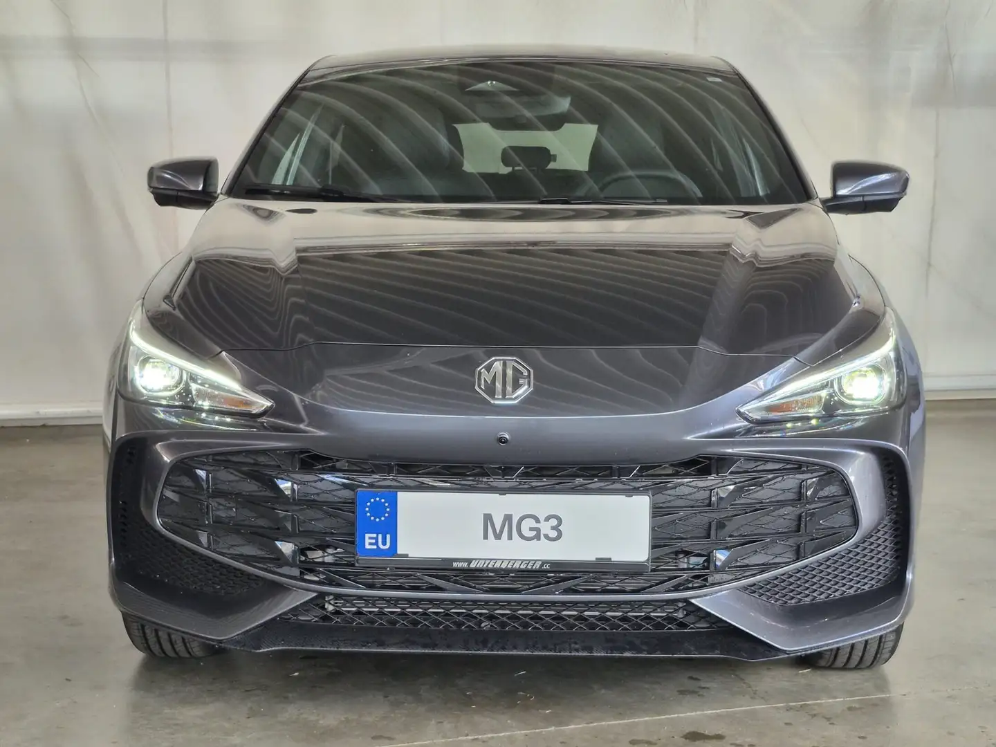 MG MG3 1,5+ Luxury Grau - 2
