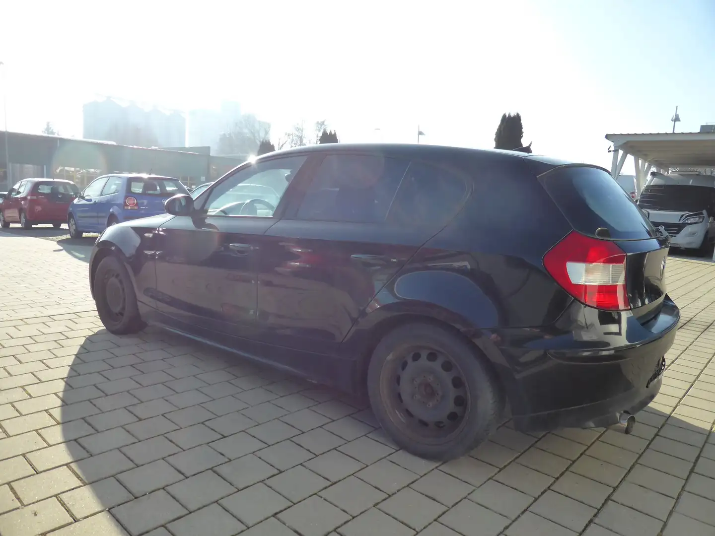 BMW 116 116i/5 Türen/Klima/8 fach bereift Noir - 2
