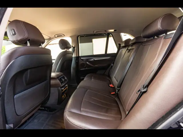 BMW X5 view 13