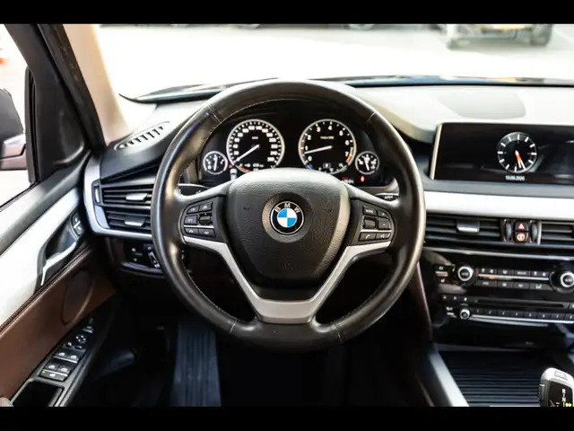 BMW X5 view 12