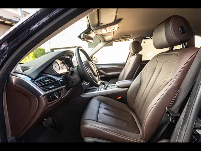 BMW X5 view 11