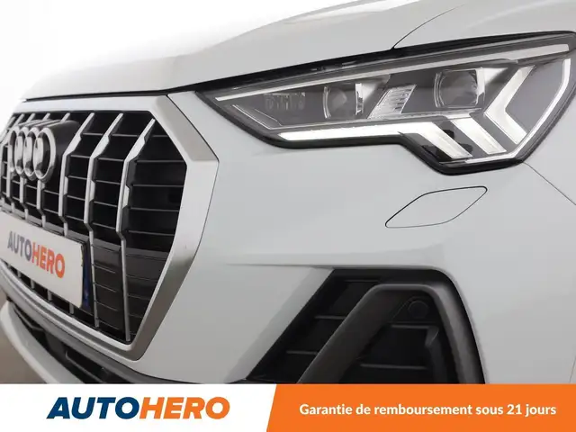 Audi Q3 view 30