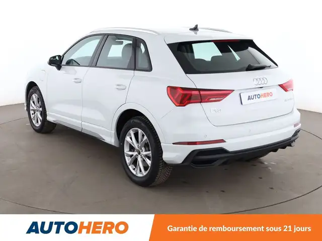 Audi Q3 view 4
