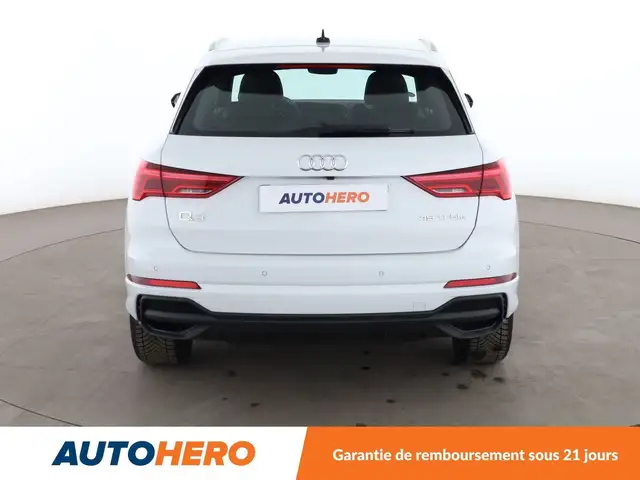Audi Q3 view 5