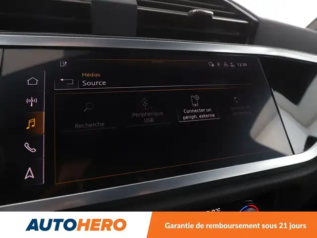Audi Q3 view 24