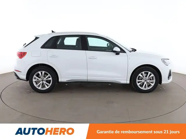 Audi Q3 view 7