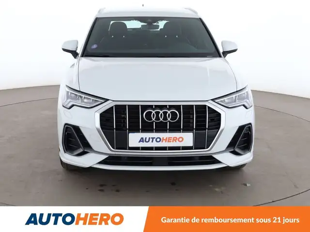 Audi Q3 view 9