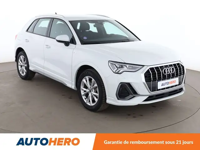 Audi Q3 view 8