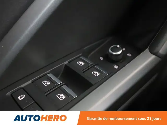 Audi Q3 view 28