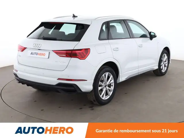 Audi Q3 view 6