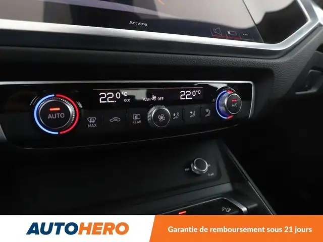 Audi Q3 view 26