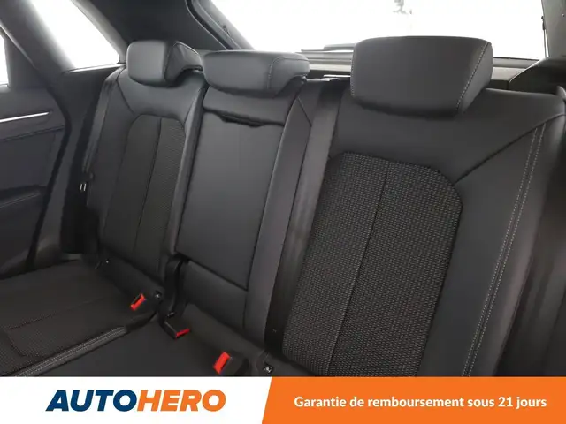 Audi Q3 view 14
