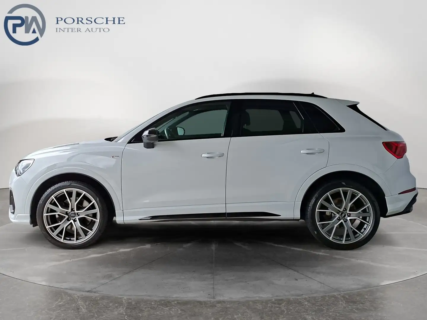 Audi Q3 40 TFSI quattro S line exterieur Weiß - 2