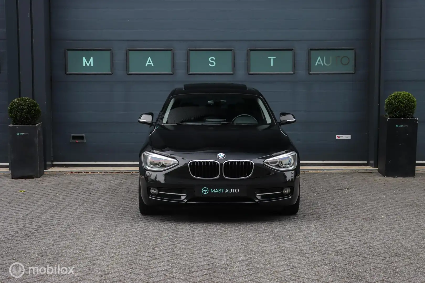 BMW 116 1-serie 116i Business Sport | Pano | Aut | Stoelve Zwart - 2