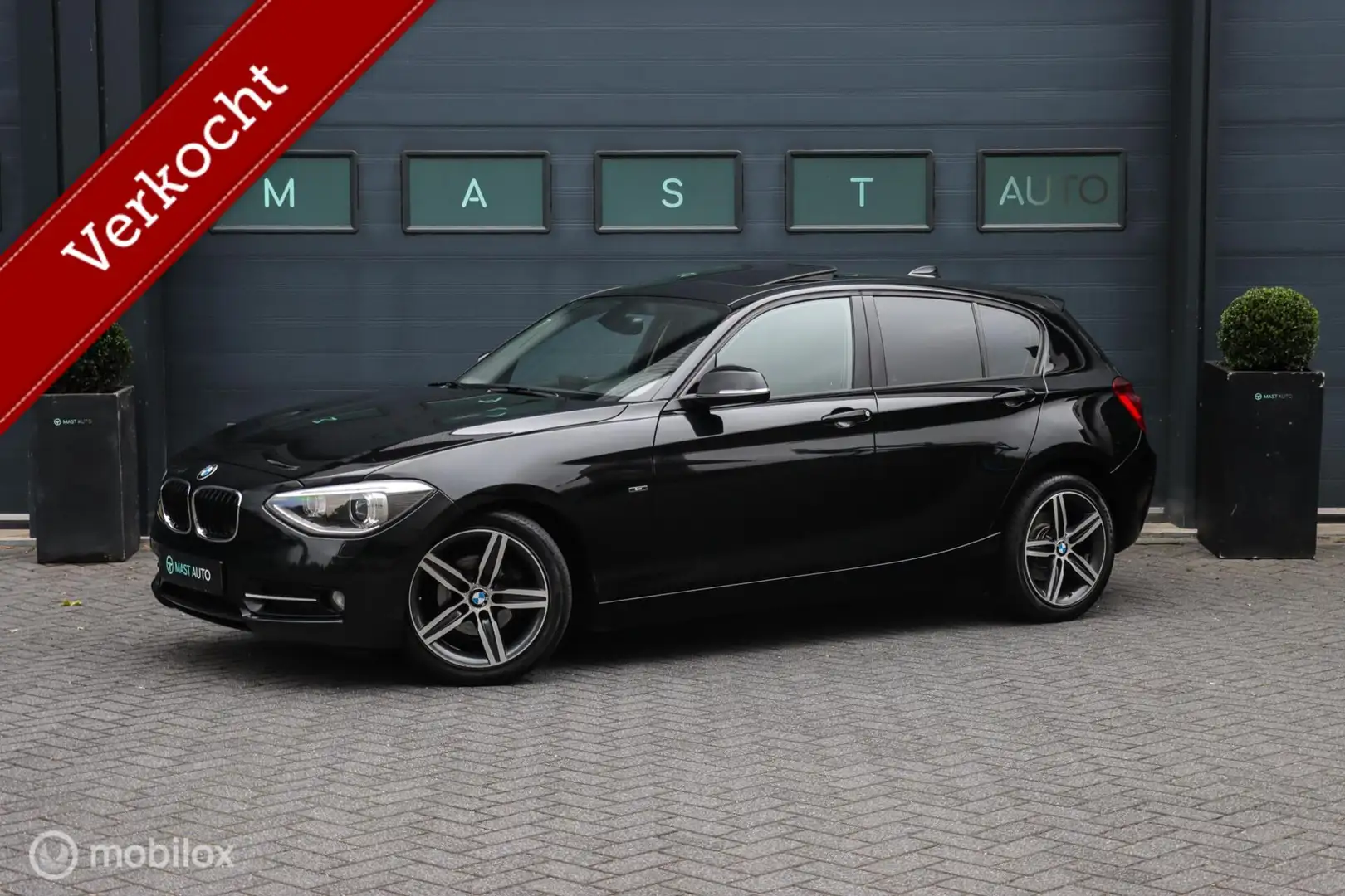 BMW 116 1-serie 116i Business Sport | Pano | Aut | Stoelve Negro - 1