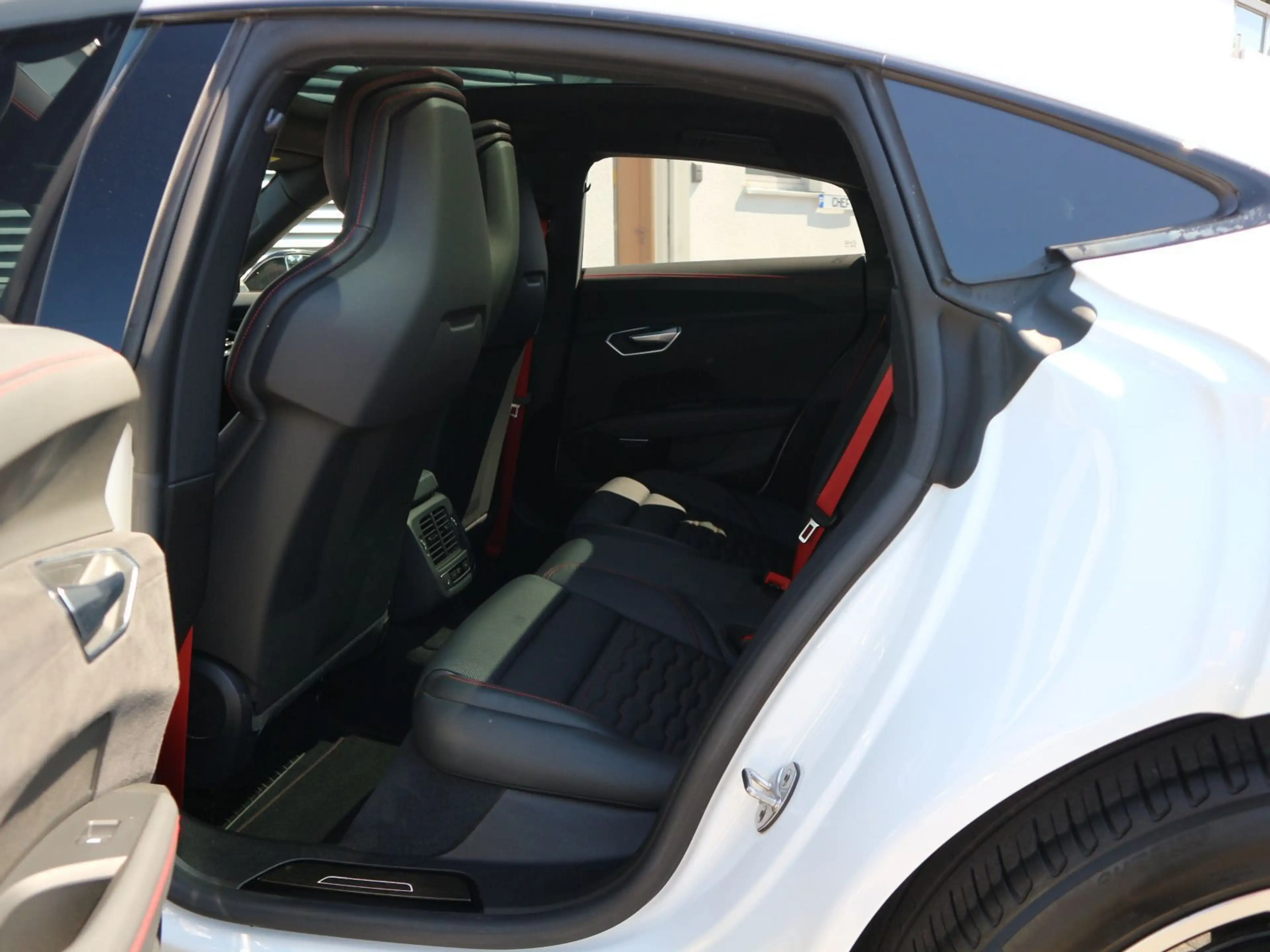 Audi RS e-tron GT quattro SITZBELÜFTUNG*ALLRADLENKUNG — photo 14