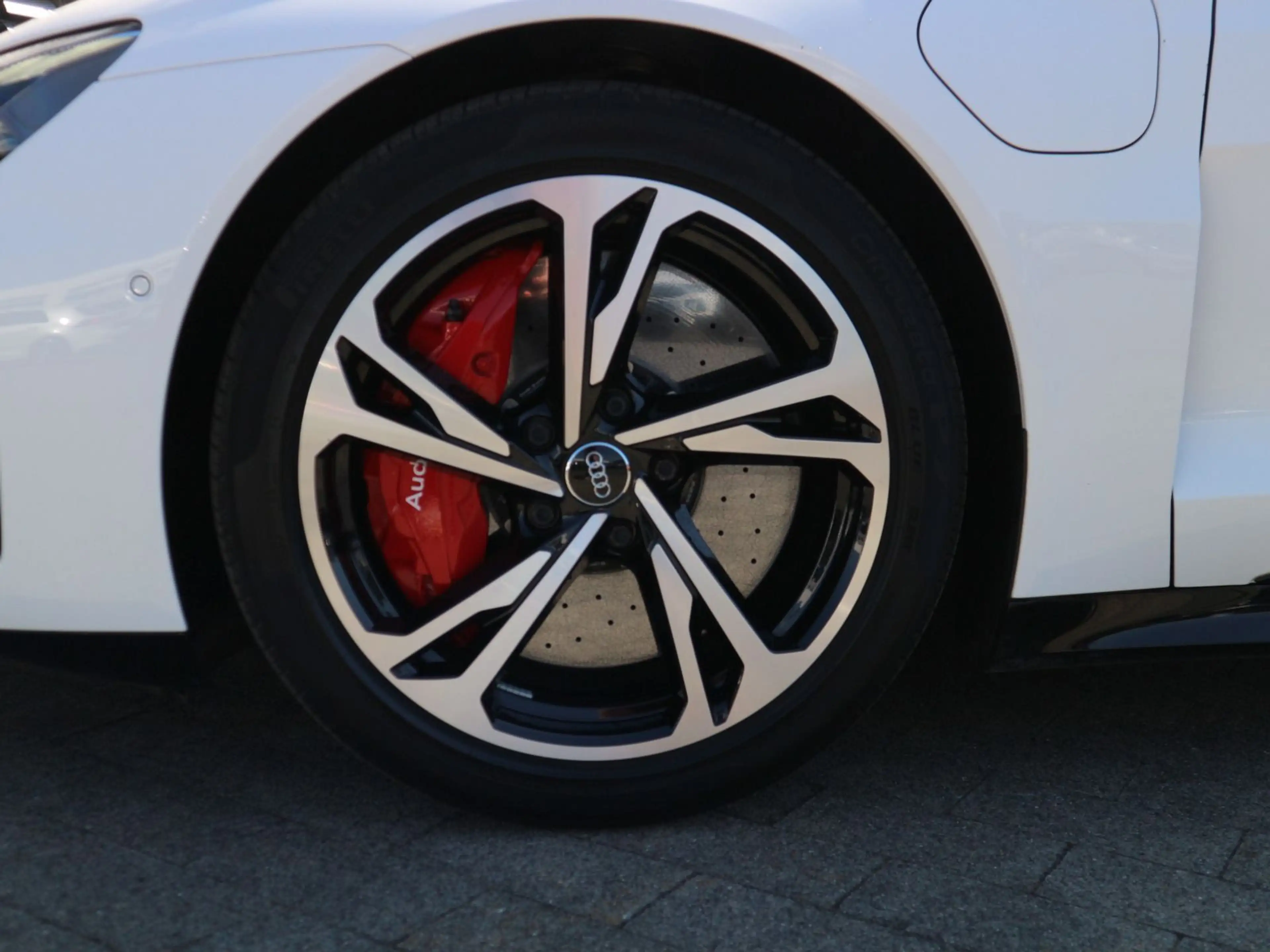 Audi RS e-tron GT quattro SITZBELÜFTUNG*ALLRADLENKUNG — photo 8