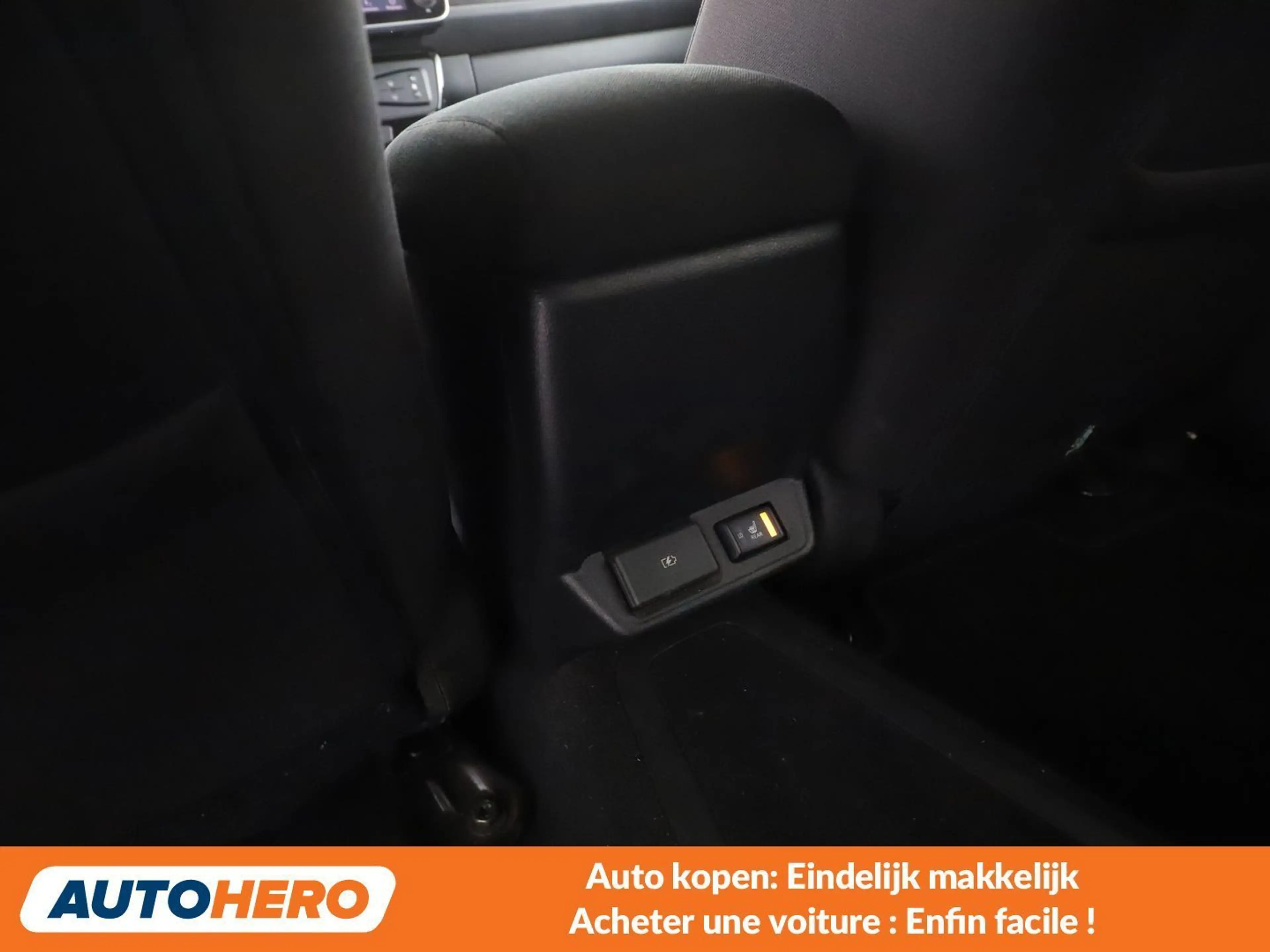 Nissan Leaf electric drive 160 kW N-Connecta — photo 11