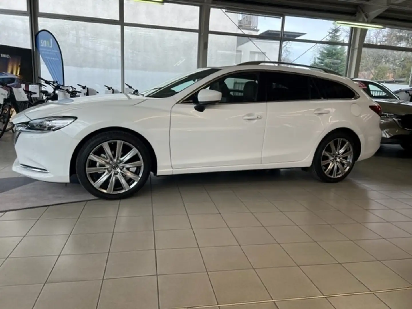 Mazda 6 SKYACTIV G FWD TAKUMI SUNR White - 2