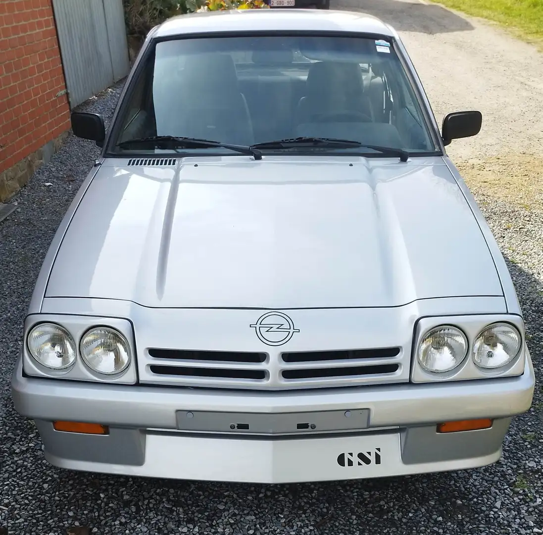 Opel Manta 2.0 E GSi Grau - 1