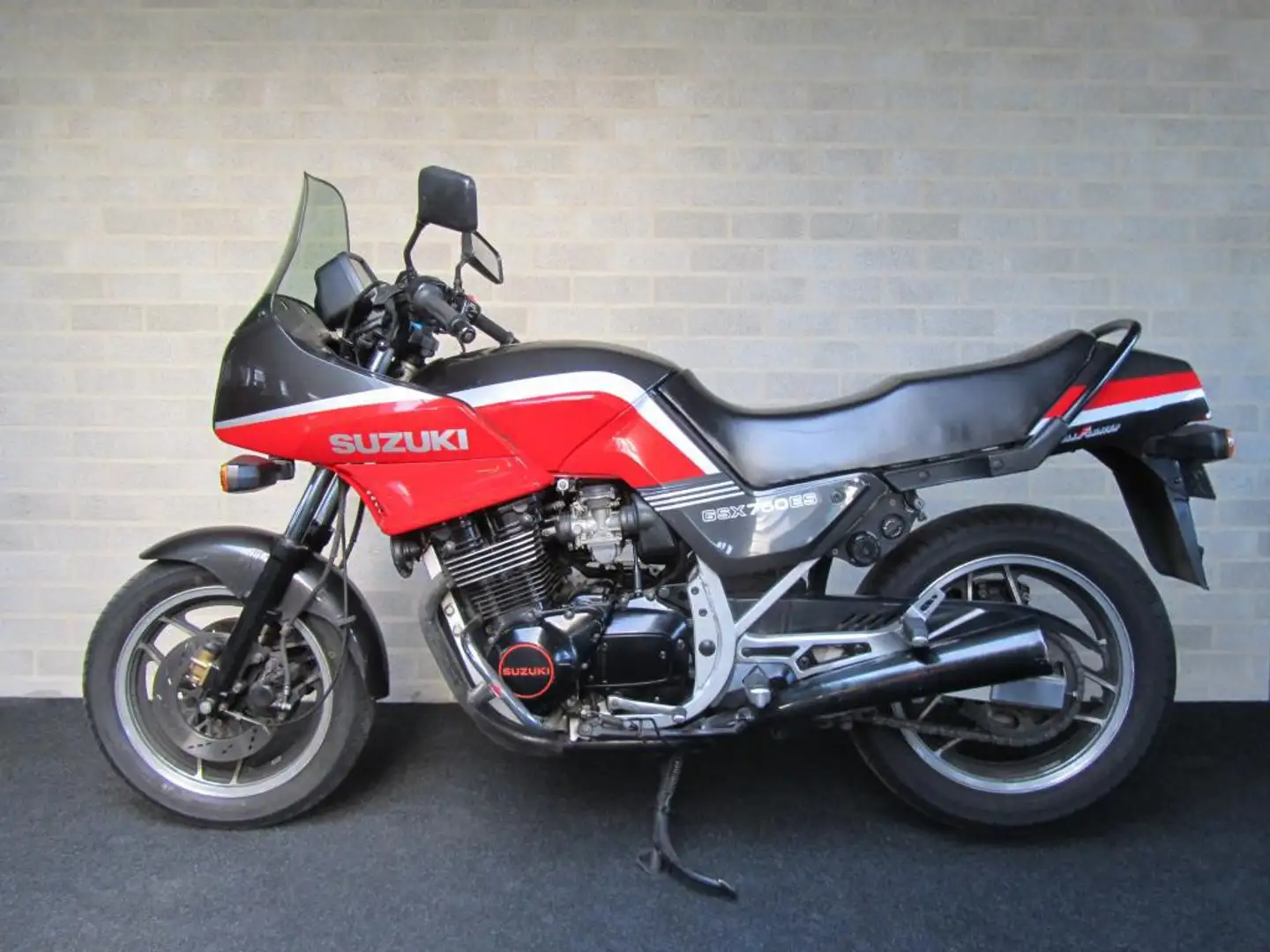 Suzuki GSX 750 Tour ES - 1