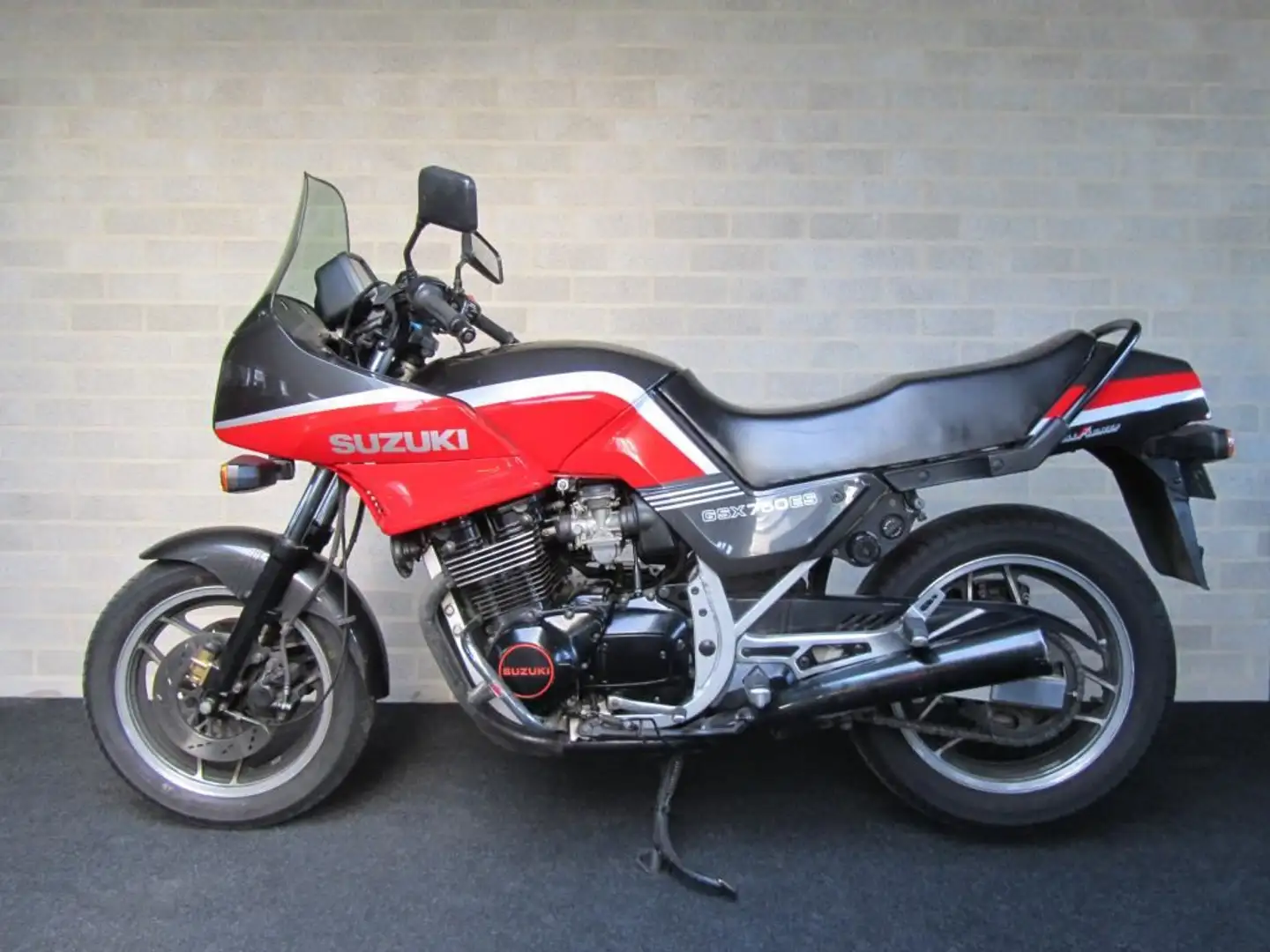 Suzuki GSX 750 Tour ES - 1