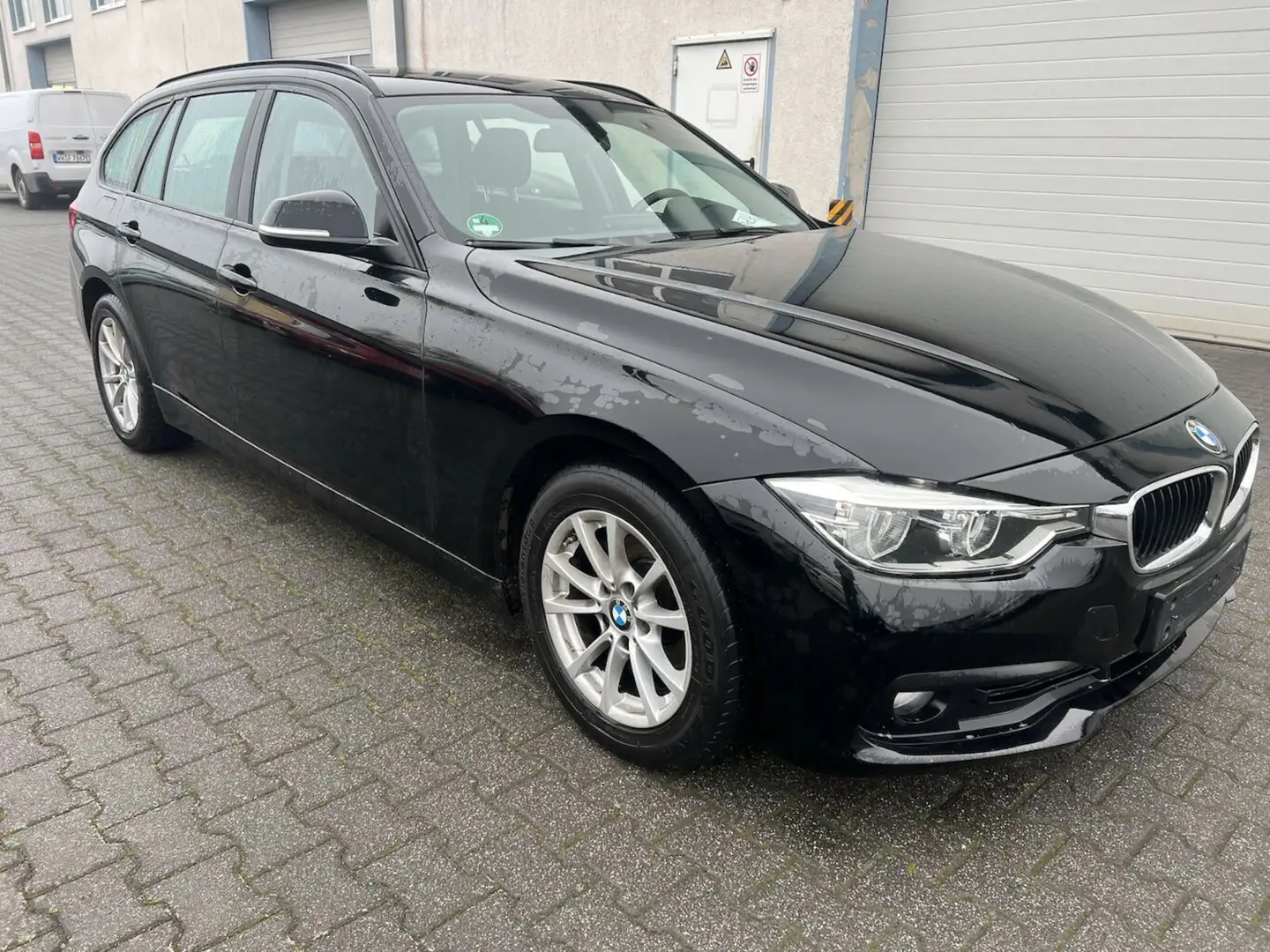 BMW 318 318d Touring Advantage, 2.0 Diesel, Euro 6 Schwarz - 2
